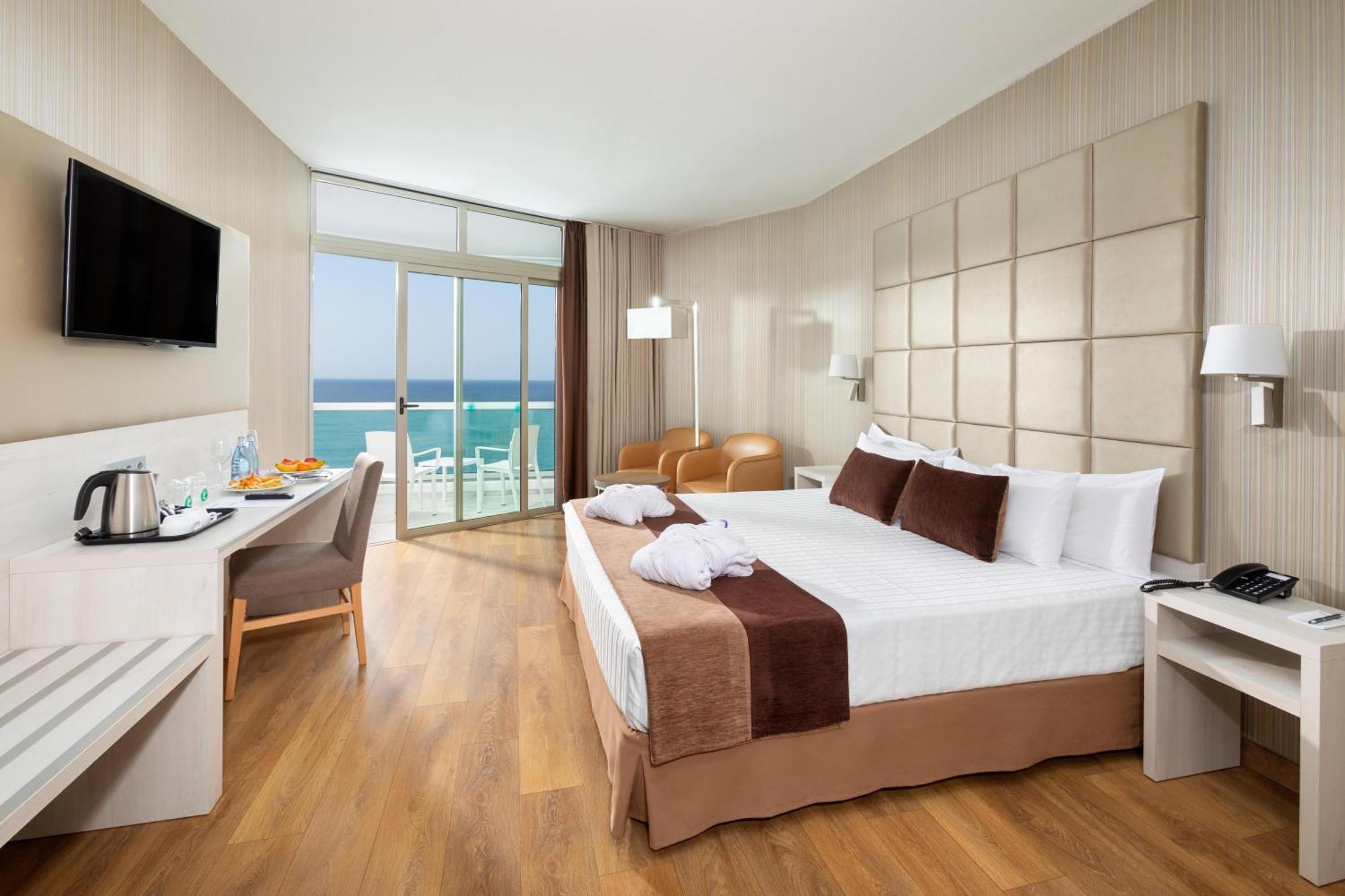 Superior Double Room,1578373307:JPEG